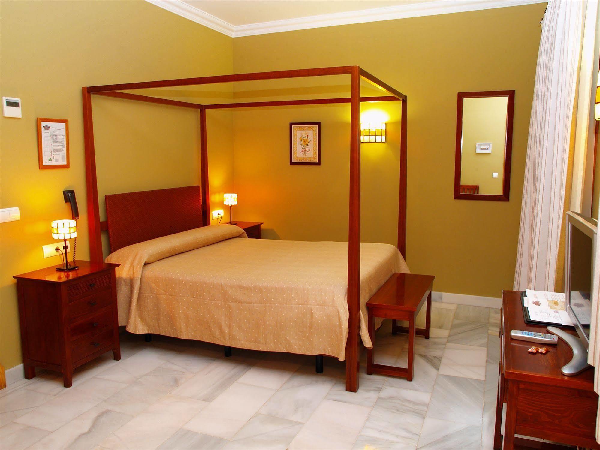 Hotel Las Casas Del Duque Осуна Екстер'єр фото